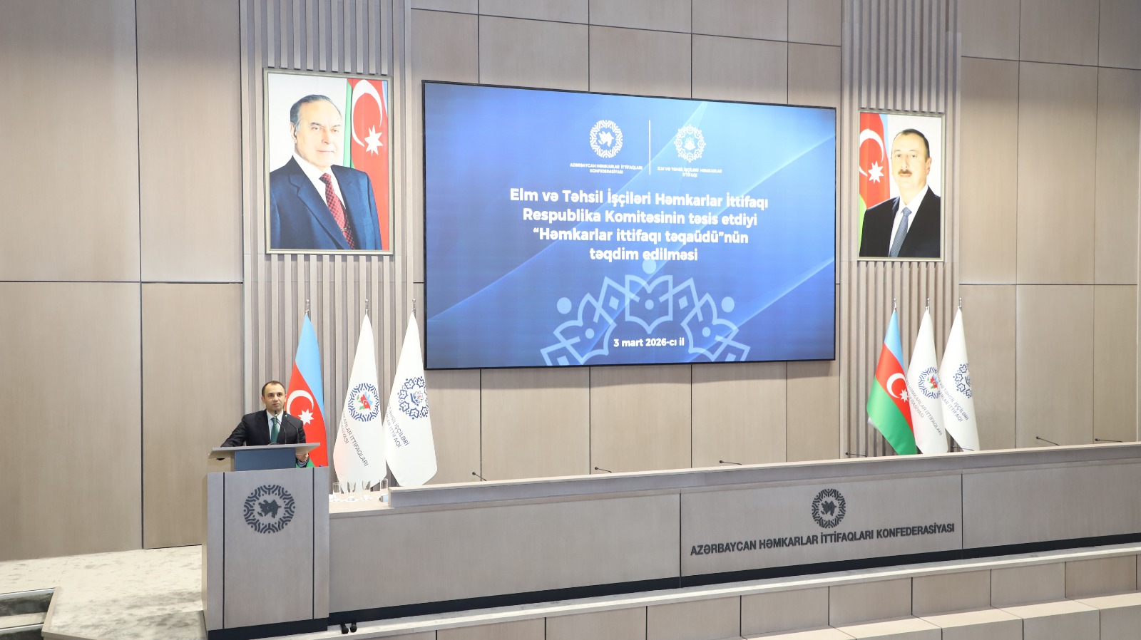 250 tələbəyə “Həmkarlar ittifaqı təqaüdü” təqdim olundu (FOTO)